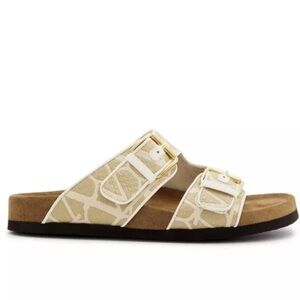 Valentino Garavani Fussfriend Buckled Sandals